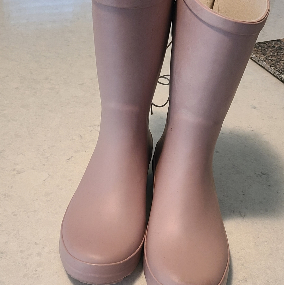 Womens rain boots